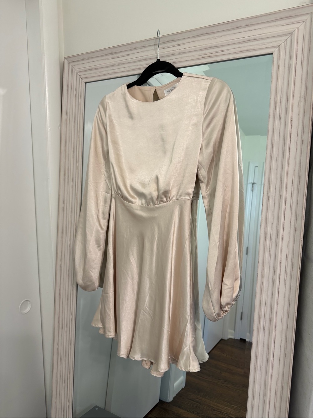 Vestique Satin Long-Sleeve Mini Dress